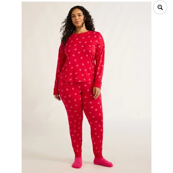 JOYSPUN Red Heart Pajama Set with Socks - Picture 2 of 5